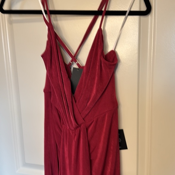 Elegant Red Sleeveless Dress - Picture 11 of 13